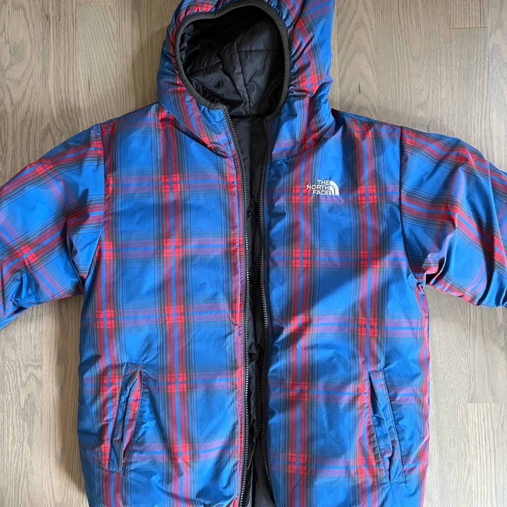 The North Face boys reversible puffer size 14/16